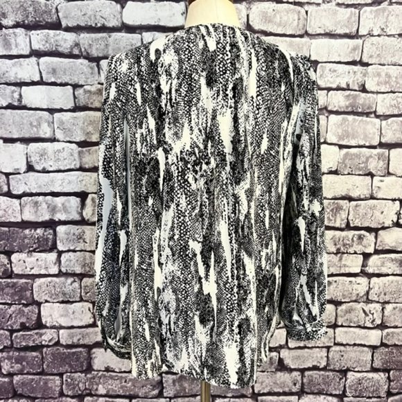 Nine West NWT Long Sleeve Button Down Blouse Size M - Picture 6 of 9